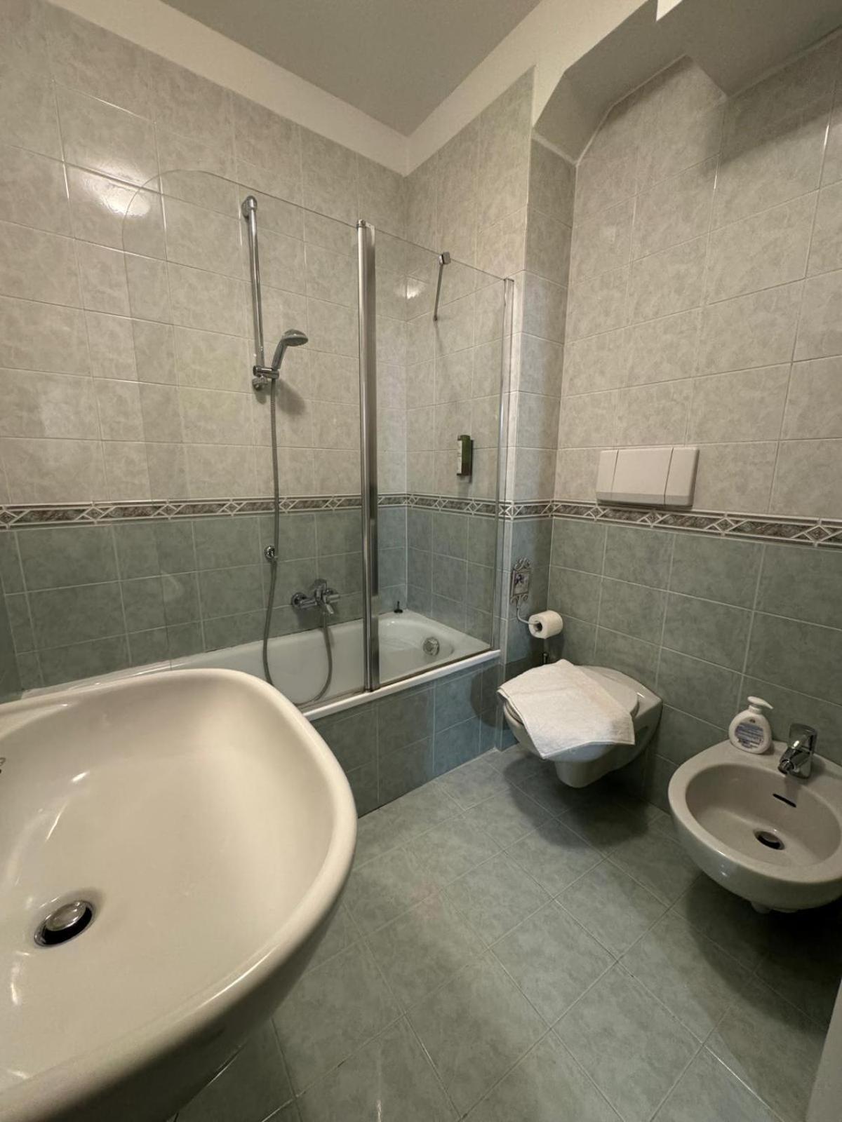 Duomo Nest Entire Apartment Тренто Экстерьер фото